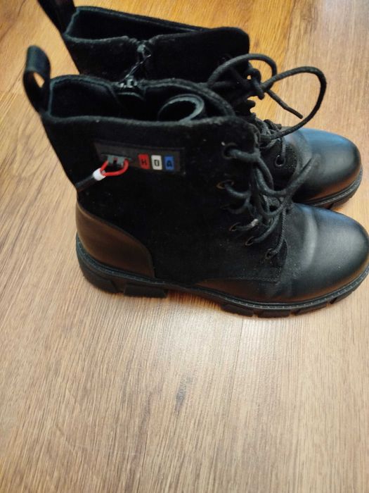 Детски боти с кожа и велур