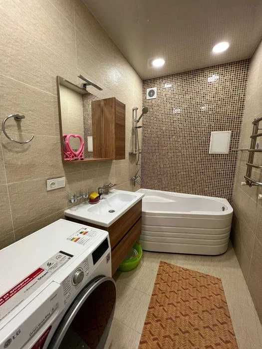 #304 Сдаётся квартира ул. Садык Азимова 3/2/9 Комнаты раздельные.