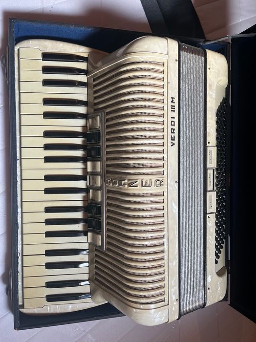 Acordeon Hohner Verdi III 3 M 120 bași