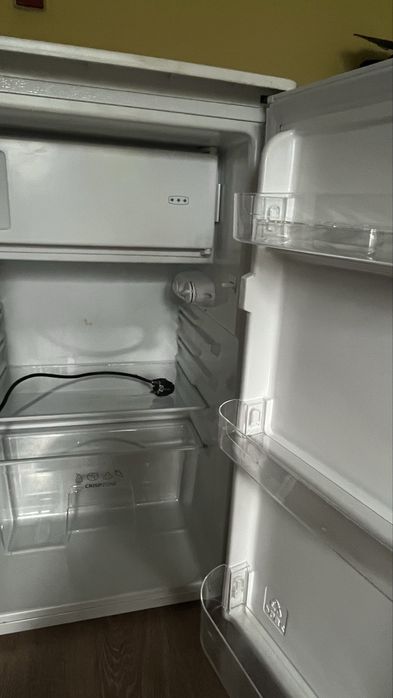 Компактен хладилник gorenje с камера