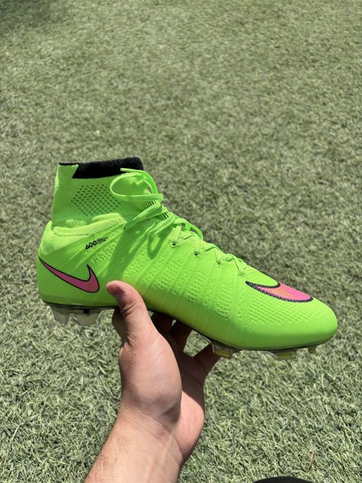 Футбольные бутсы