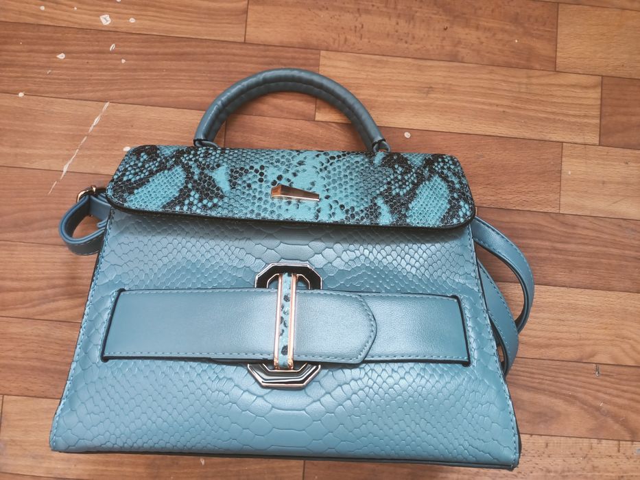 сумка новая вместительная