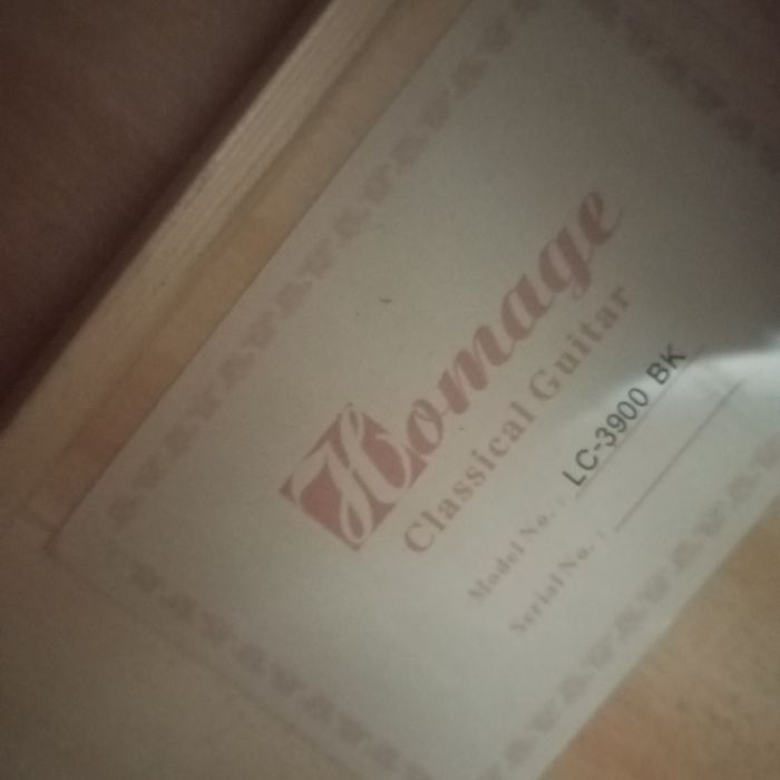 СРОЧНО ПРОДАМ Классическая гитара