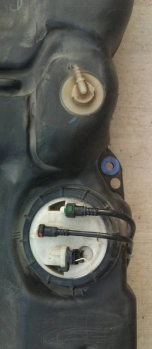 Продавам резервоар за Renault Scenic TDI