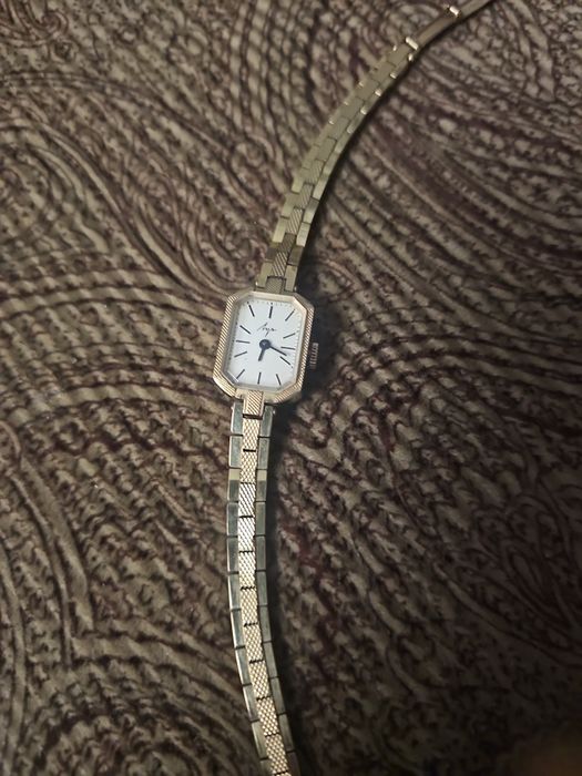 Часы производство Луч и Чайка