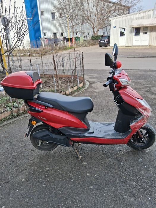 Scuter electric , personal