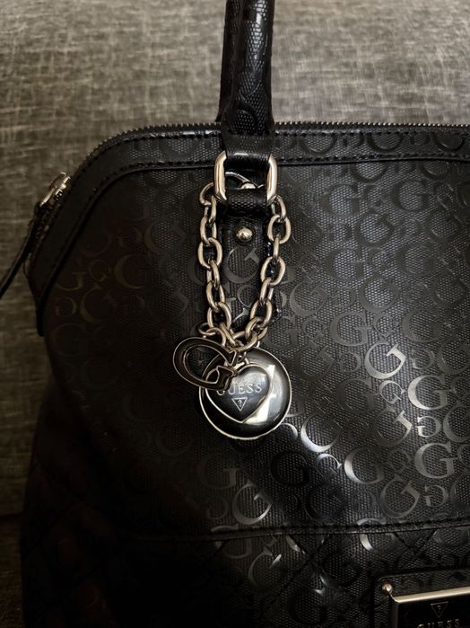 Дамска чанта GUESS