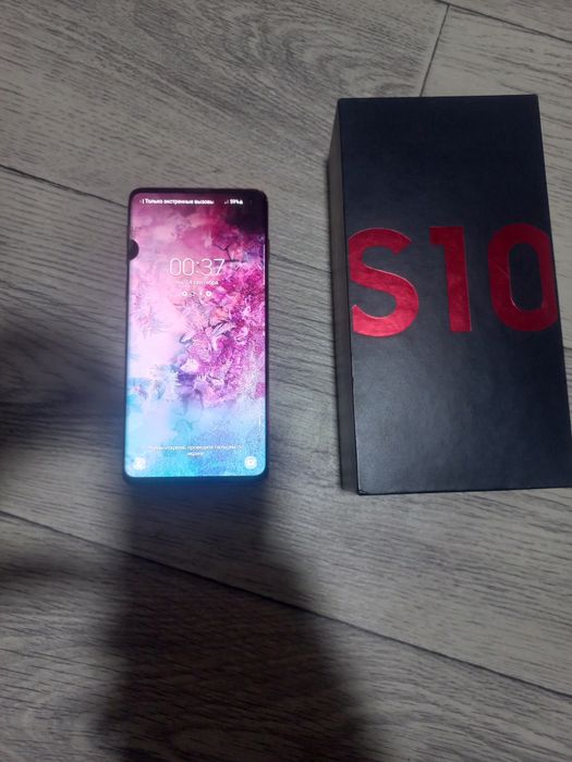 Продам флагман Samsung Galaxy S10 8/128gb