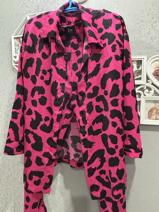 костюм Женскии с брюками