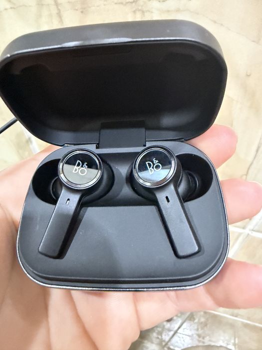 Casti Bang & Olufsen