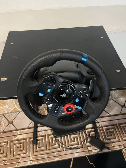 Продам руль в отличном состаяние logitech g 29