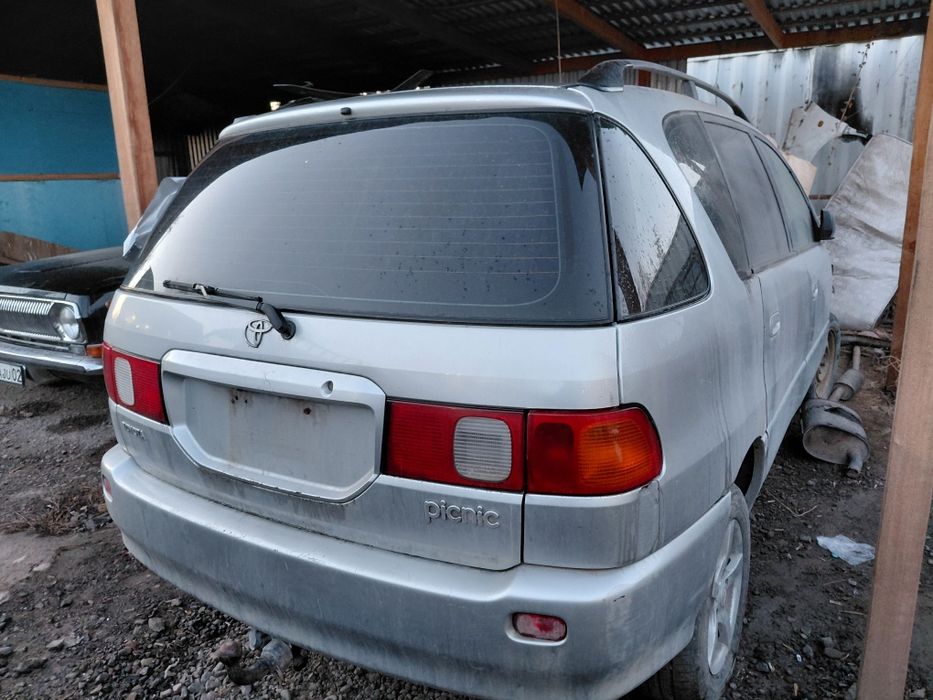 Тойота Пикник 1998г