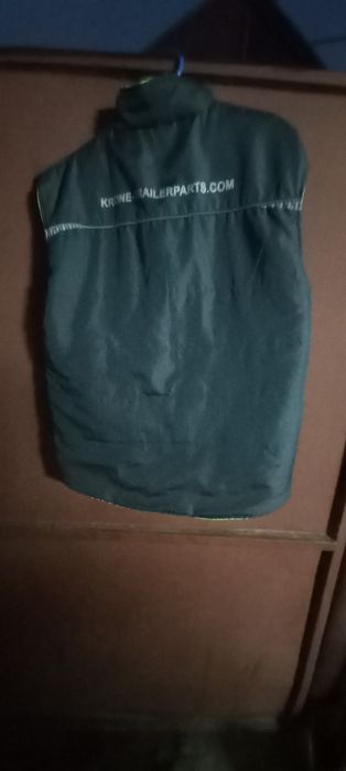 Vestă și pantaloni
