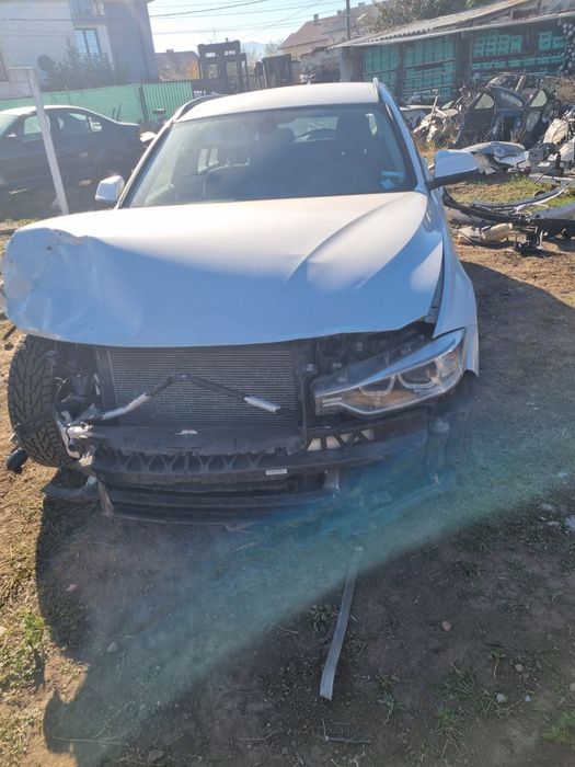 Продавам на части бмв ф31 320д 4×4 184кс 13г