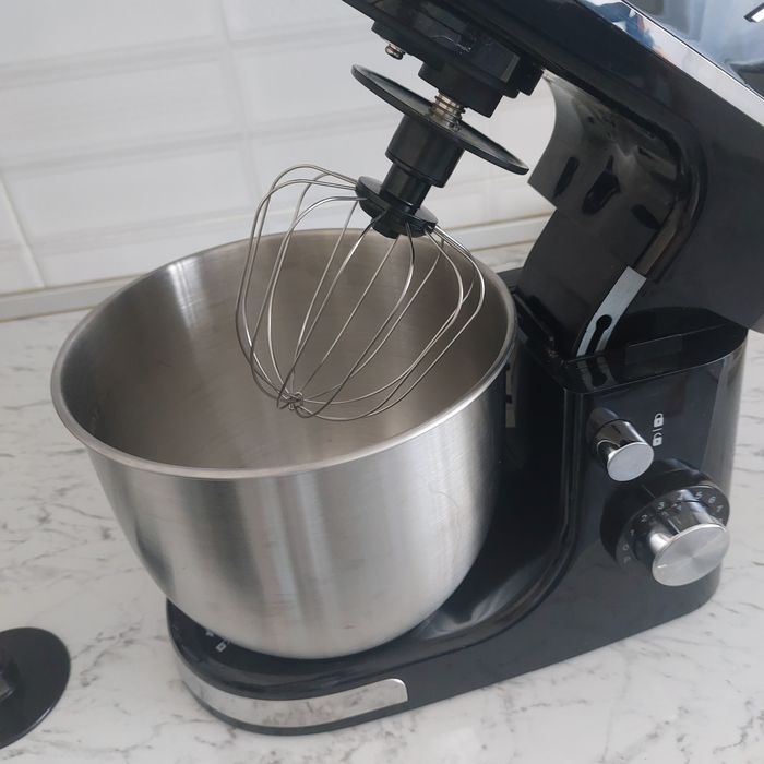 Vând mixer cu bol inox