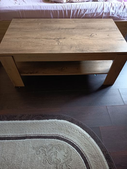 Se vinde această masă