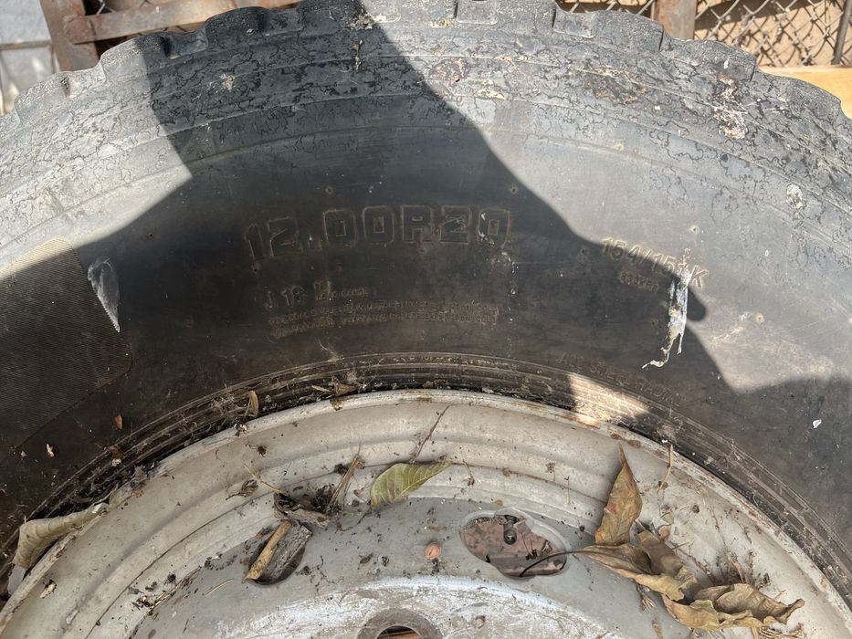 Продам резина на грузовое авто