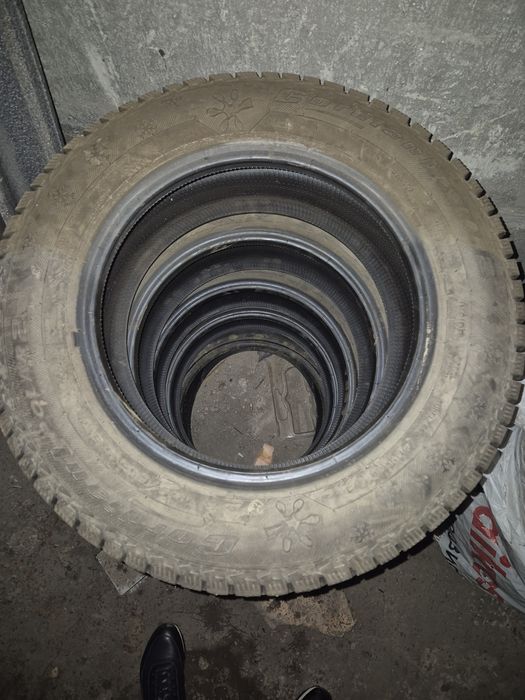 Продам шины на кобаль 15 размер