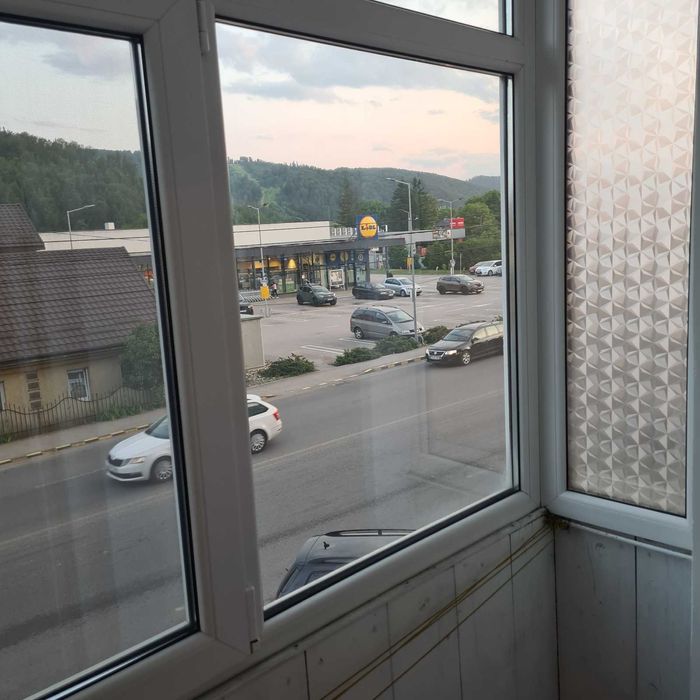 Vand apartament cu 3 camere, 2 bai cu suprafata 70mp in Gura Humorului