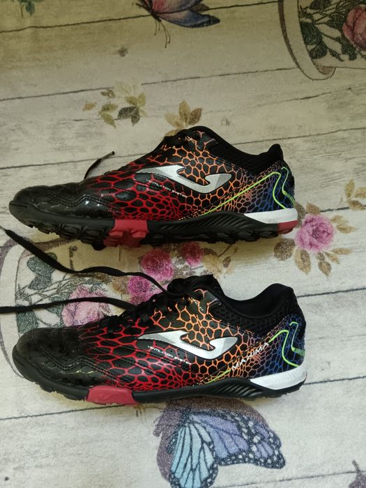 Pentru un joc de top: Vând pantofi fotbal Joma Maxima, mărimea 40