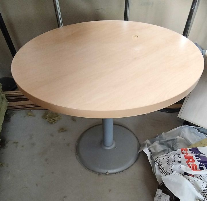 Маси кръгла ф-90см и квадратна 80/80см с метален крак