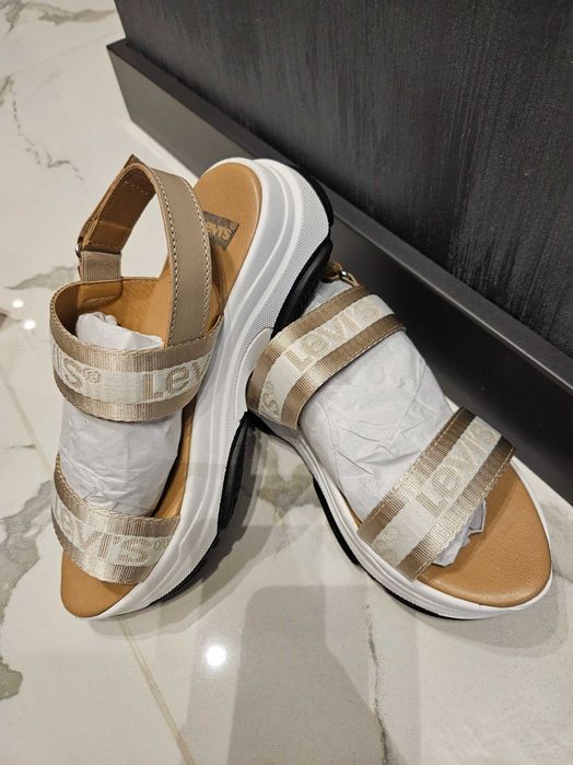 Levi's сандали/ 37