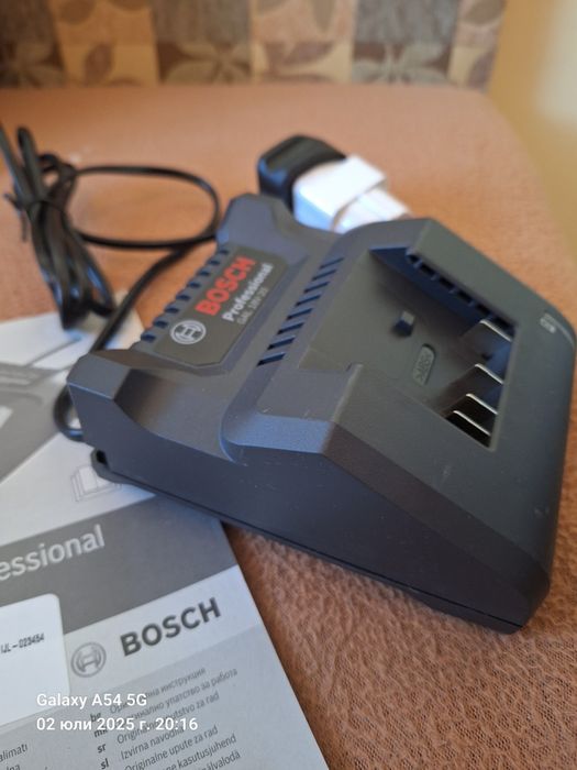 Зарядно Бош профешънал(bosch professional) 18-20