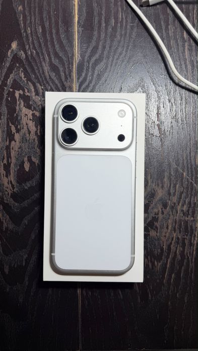 iPhone 17 Pro 256 GB Серый