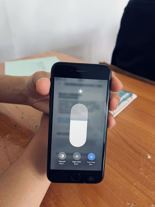 iPhone Se 2020 продаеться