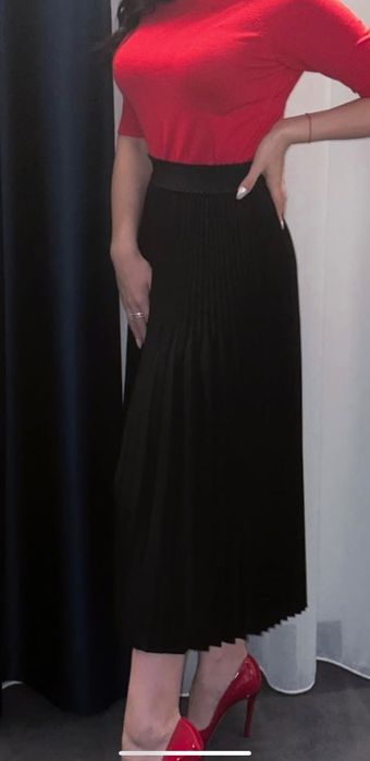 Прекрасна плисирана пола Dika