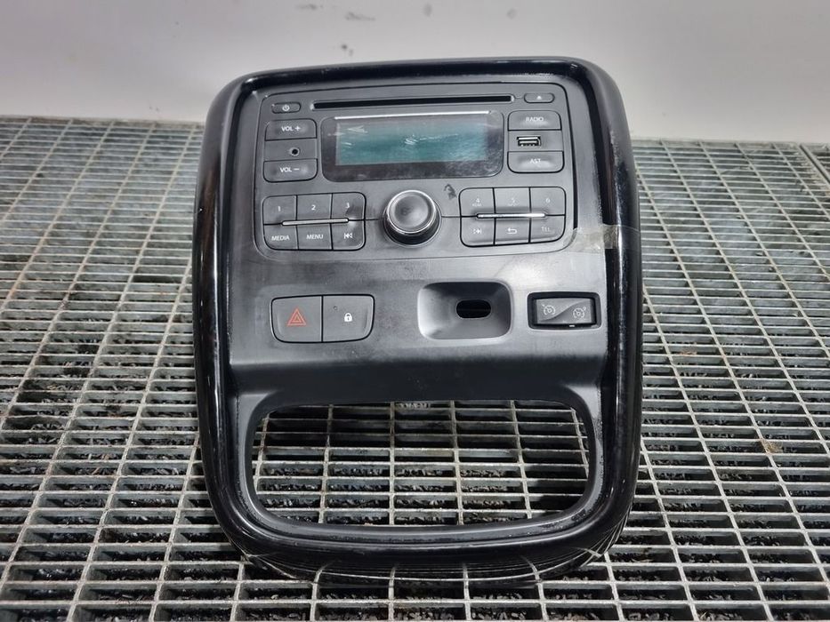 Cd player Dacia Duster 2010 - 2013 (1453) 281155216R