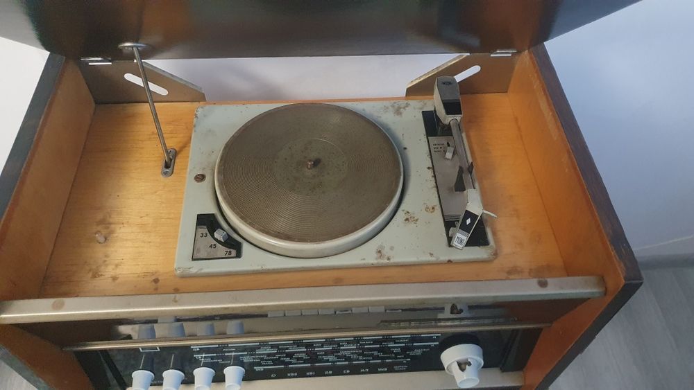 VEF Rapsodija радио грамофон