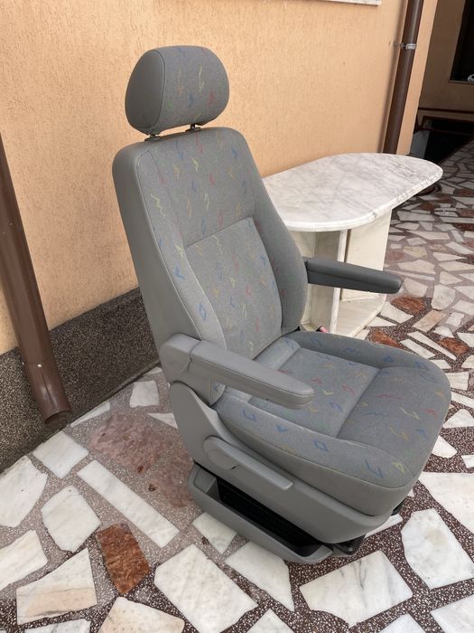 Scaun pasager Volkswagen T5 cu cotiere si incalzire impecabil pret 1000 lei