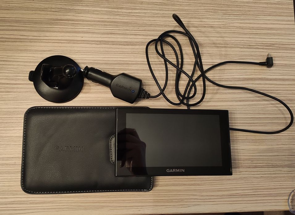 Навигация Garmin nüvi® 2699LMT-D