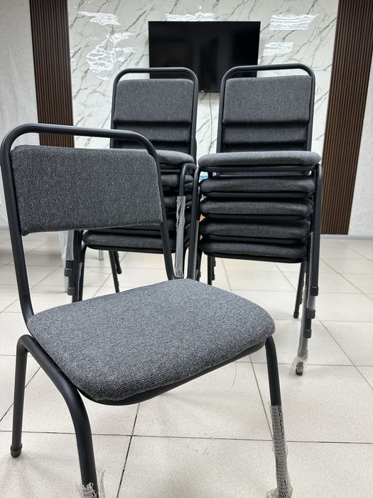 Стулья офисные в отличном состоянии