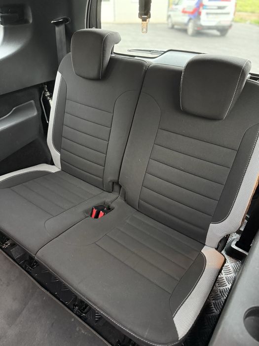 Dacia Lodgy Stepway 1.5dci 115cp E6 08/2020 192.000 km 7 locuri, RATE!