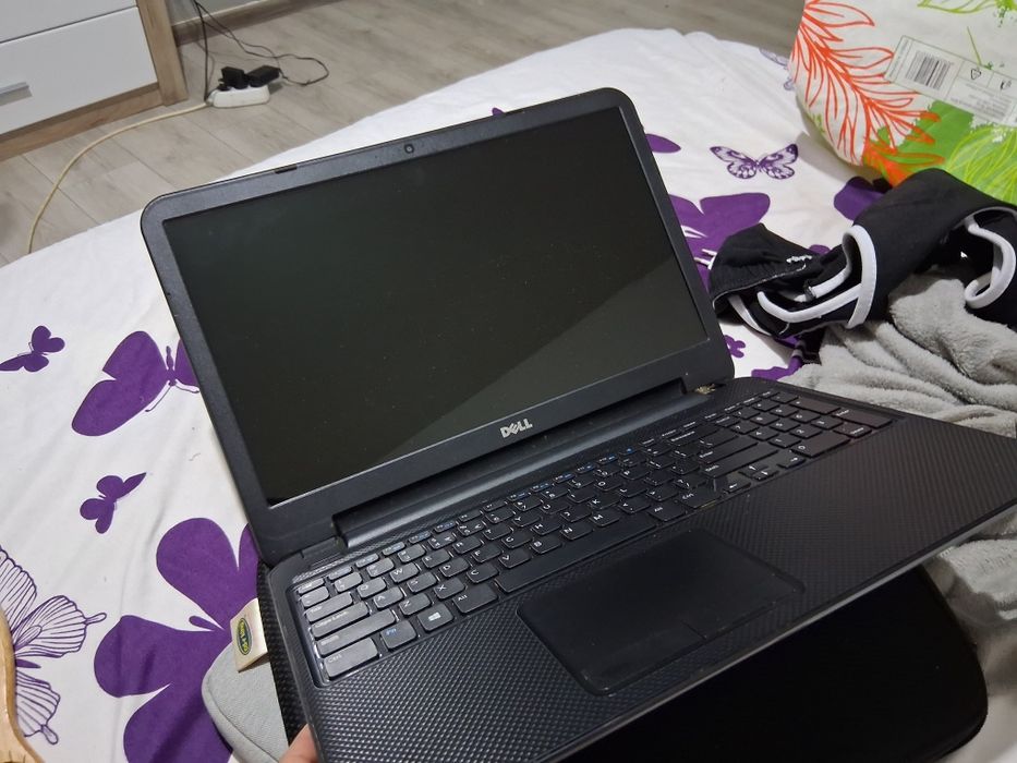 Laptopuri mai multe detalii în privat