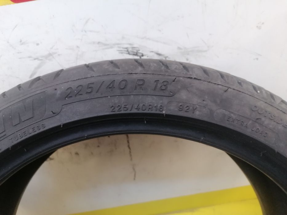 225/40/18 2 *Michelin vara 92y dot 3918. 5,20mm