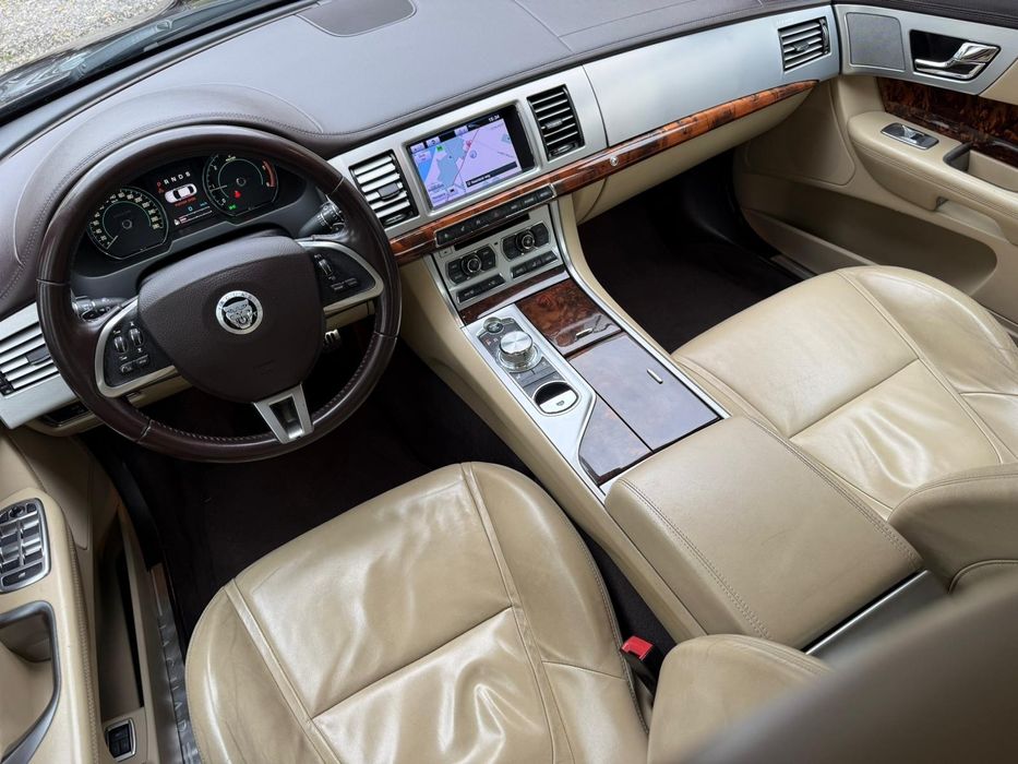 Jaguar XF -Numere rosii!  Rate !! Blis / Camera!