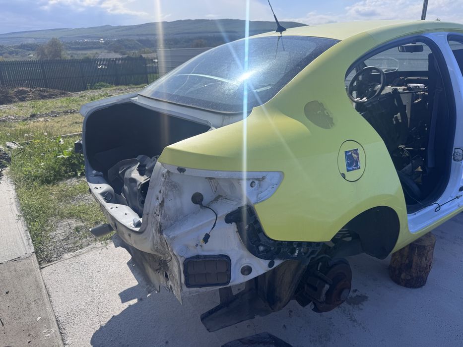 Lonjeron fata stanga dreapta prag stanga dreapta aripa spate stanga dreapta panou fusta spate Renault Fluence