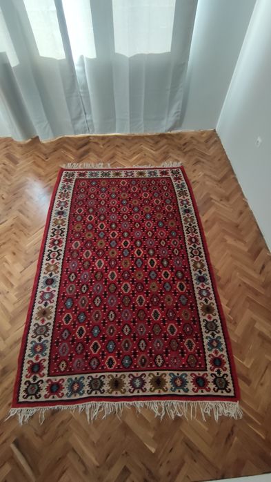 Ръчно тъкан чипровски килим