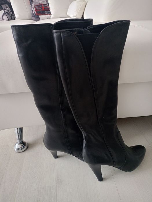 Vând cizme dama,noi,mărimea 41.