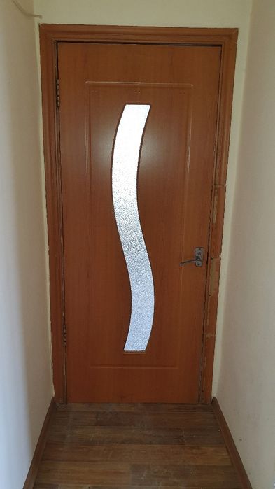 Продам  межкомнатные  двери