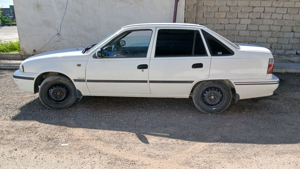 Neksia 1 sons 98 yil gaz benzinda yuradi holati yaxshi