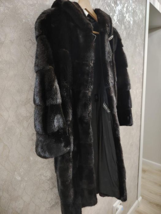 Продам норковую шубу