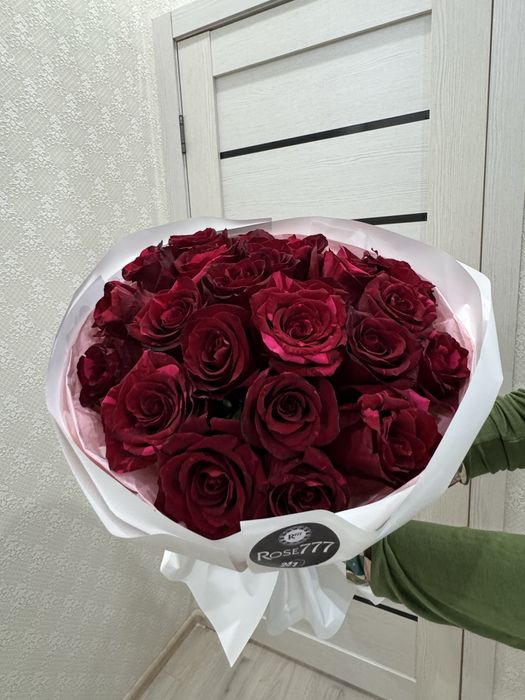 Продаю шикарный букет красных роз