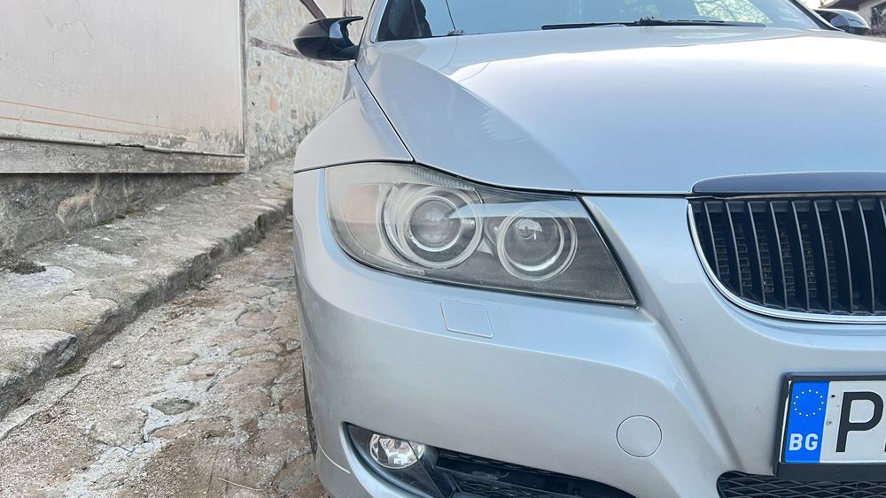 Полиране на фарове с лампа