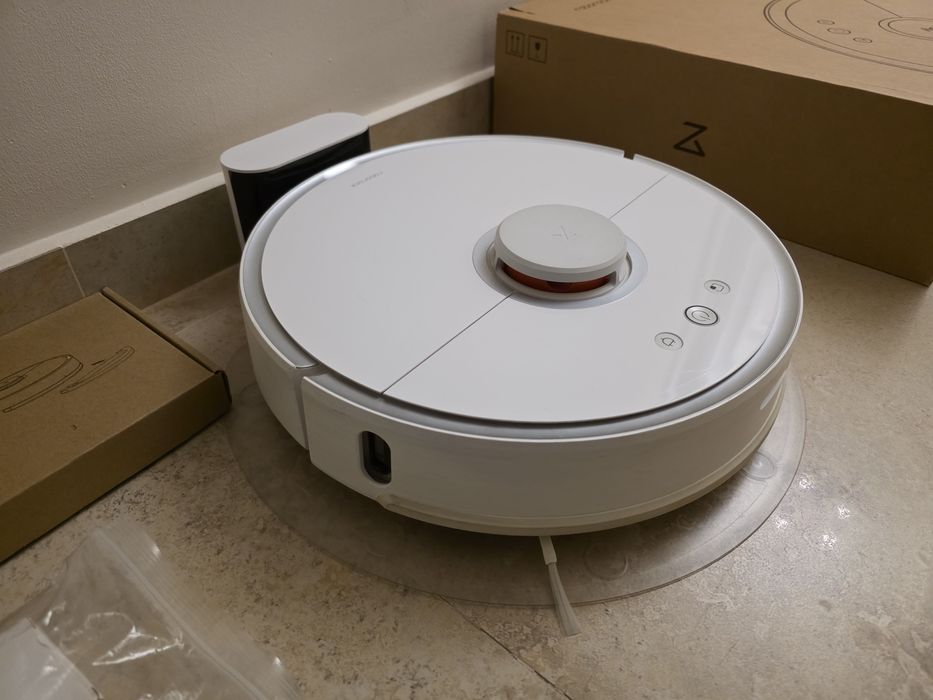 Roborock S5 aspirator robot, mop si dock, full box + fitre si perii