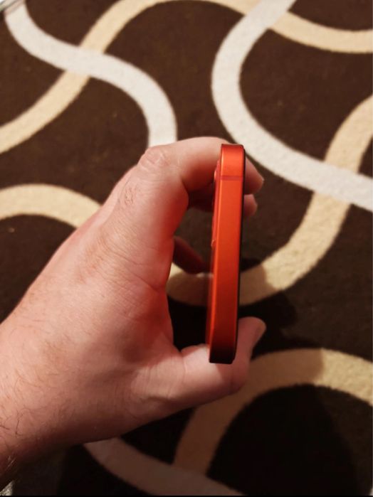 Vand iphone 12 Product red