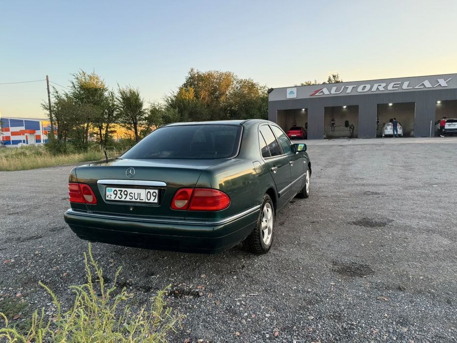 Мерседес 210 2,3